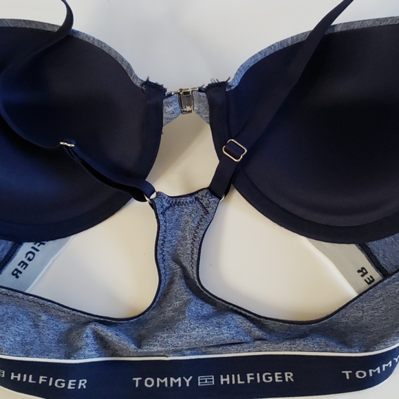 Tommy Hilfiger - Picture 4 of 8